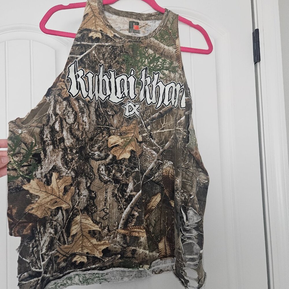 Chopped Kublai Khan muscle tank
